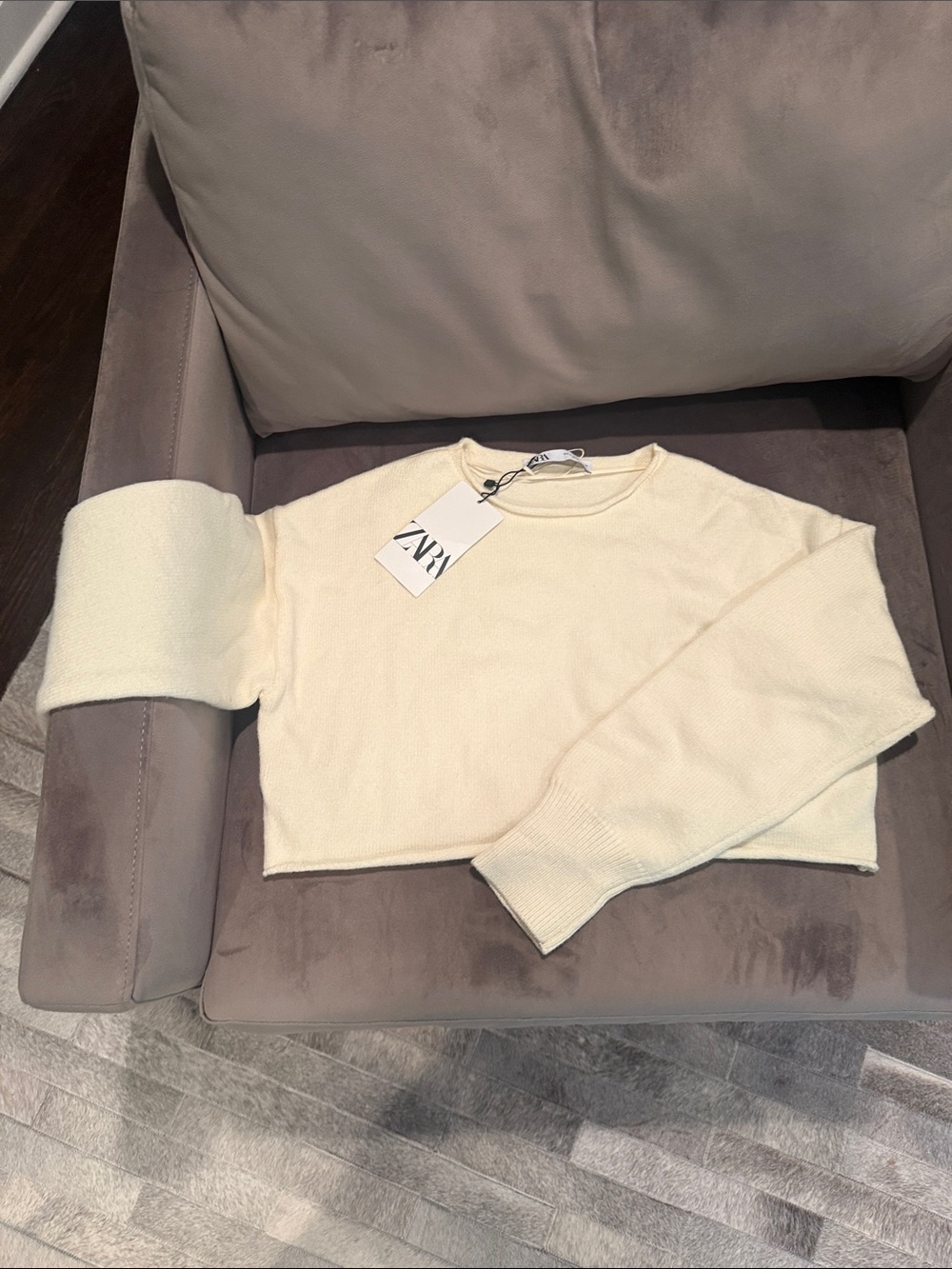 NWT ZARA Light Cream Cropped Crewneck Sweater